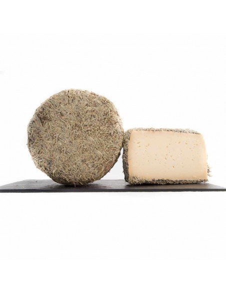 Formaggio di pecora al rosmarino