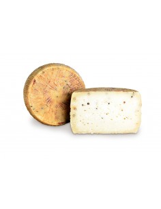 Pecorino D.O.P.Toscano mit Pfeffer
